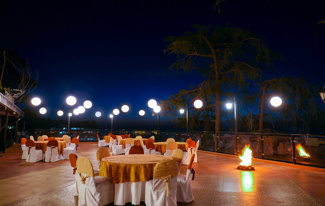 Banquet hall with all the basic and advance services