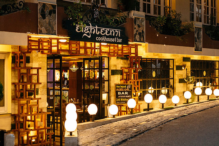 Eighteen Restaurant & Bar